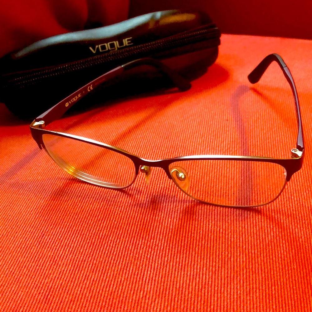 Vogue glasses and case